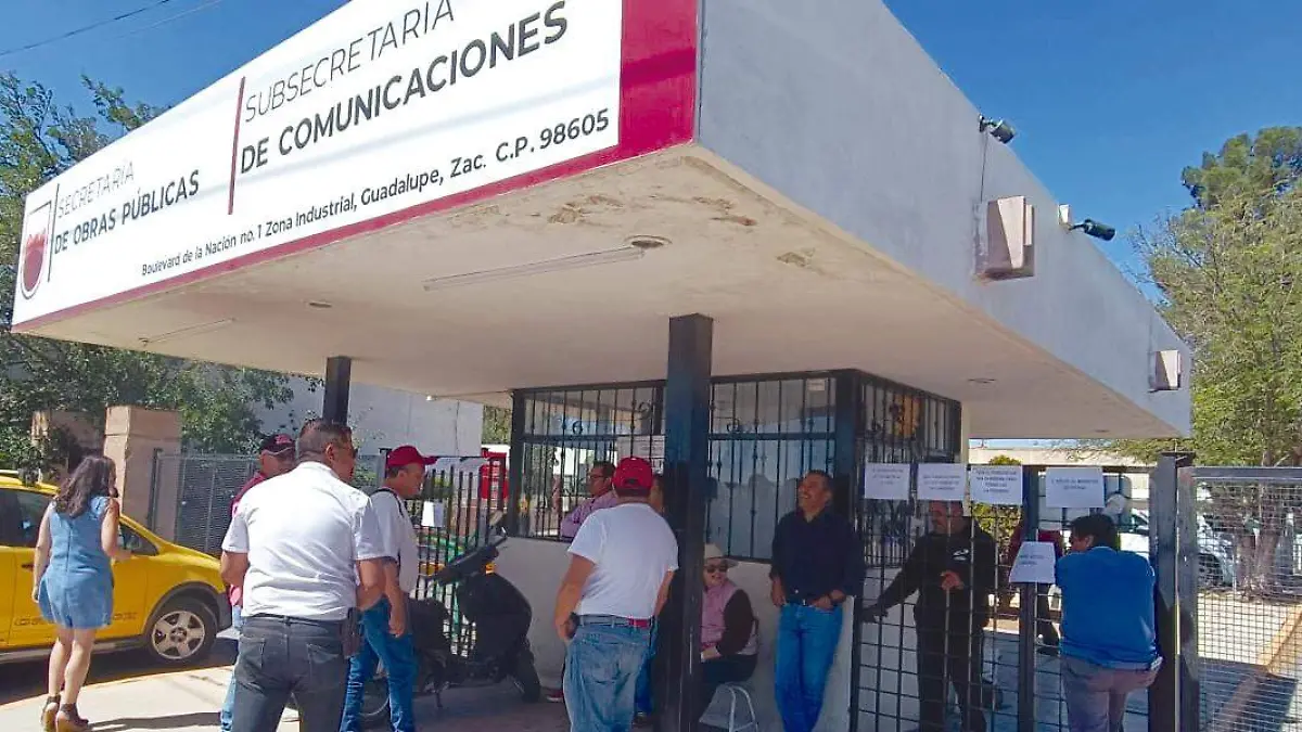 Trabajadores toman subsecretaría en Zacatecas